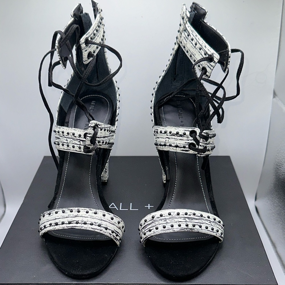 Kendall & Kylie Dawn Black Multi Leather Strappy Sandal Size: 7.5 Never Worn